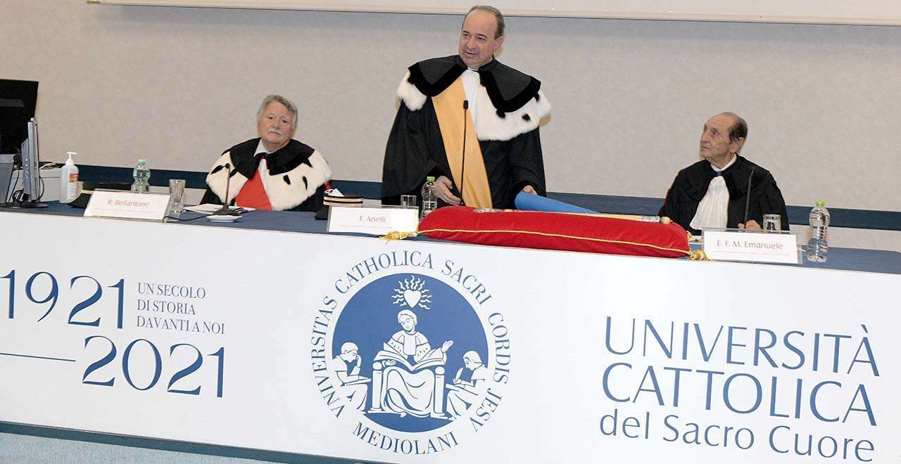 Università Cattolica, conferita la Laurea Honoris Causa al professor Emmanuele Emanuele