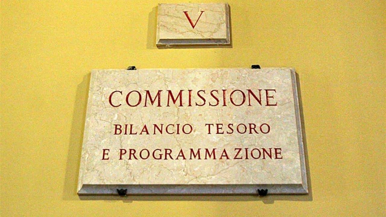 Manovra, il governo presenta il quinto emendamento: Opzione donna resta, sparisce la misura sul Pos