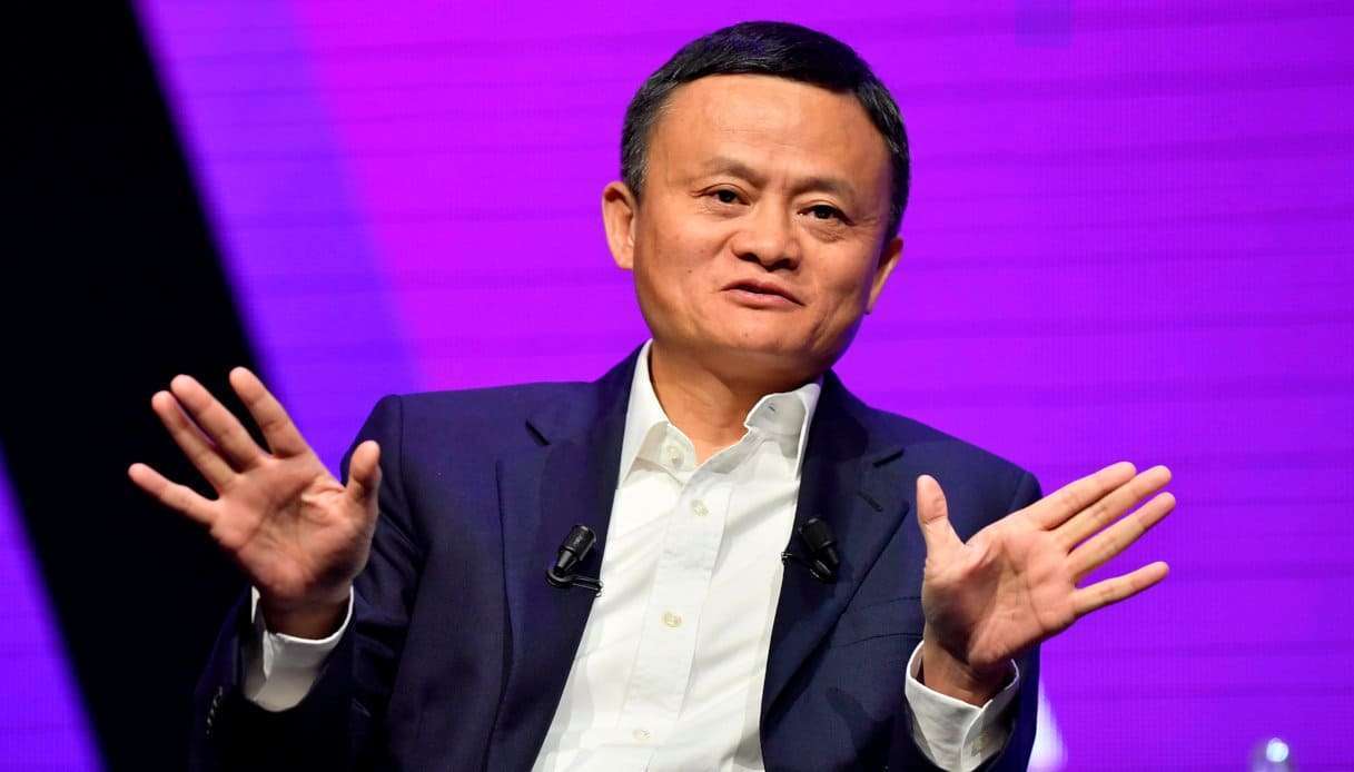 Alibaba decide di cambiare la strategia aziendale e il titolo crolla in borsa: persi 22 miliardi di dollari