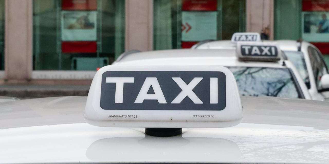 Taxi, aumento delle licenze del 20% e bonus per la conversione ecologica del parco auto