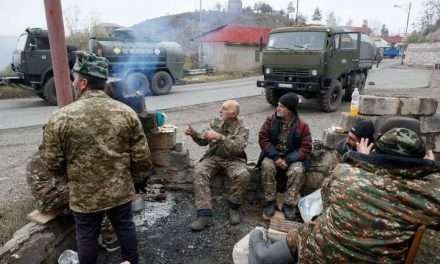 Nagorno- Karabakh, dopo poco più di 24 ore di conflitto raggiunta una tregua. Russia tra le delegazioni per la pace