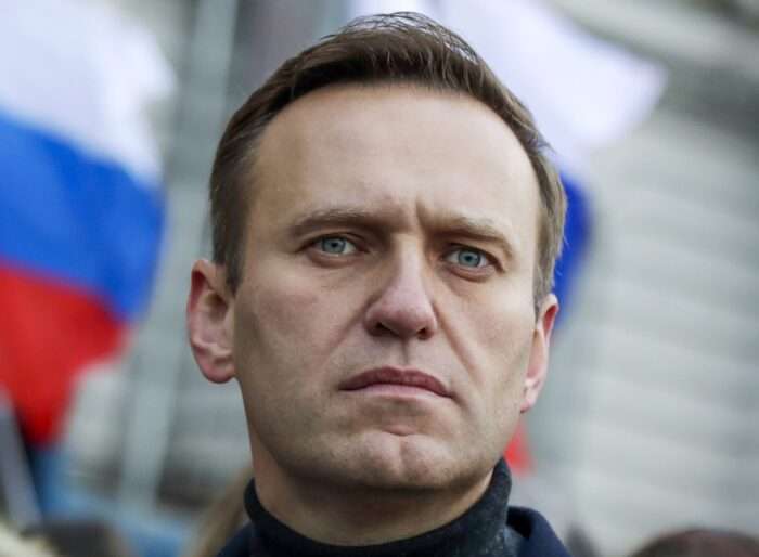 Caso Navalny, il corpo non è all’obitorio. Portavoce: “Si tratta di un omicidio politico”