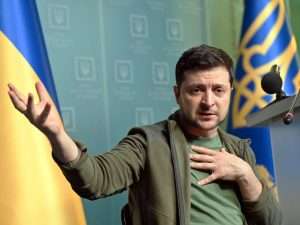 Due anni di guerra in Ucraina, Zelensky: “31mila morti ucraini e 180mila russi”